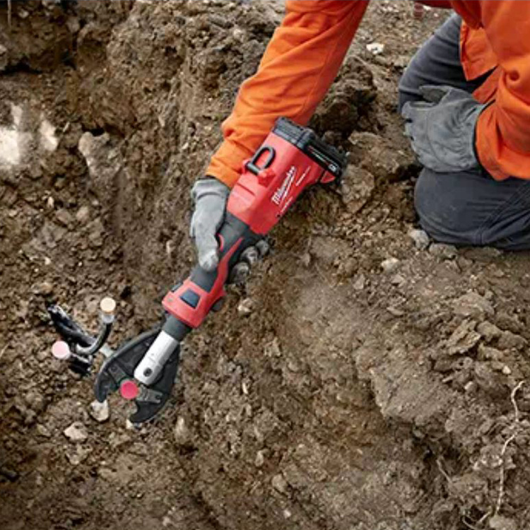 Milwaukee 2978-22O M18 FORCE LOGIC 6T Linear Utility Crimper Kit with O ...